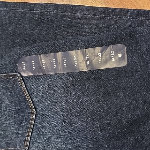 Lucky Brand Jeans - Picture 6 of 9